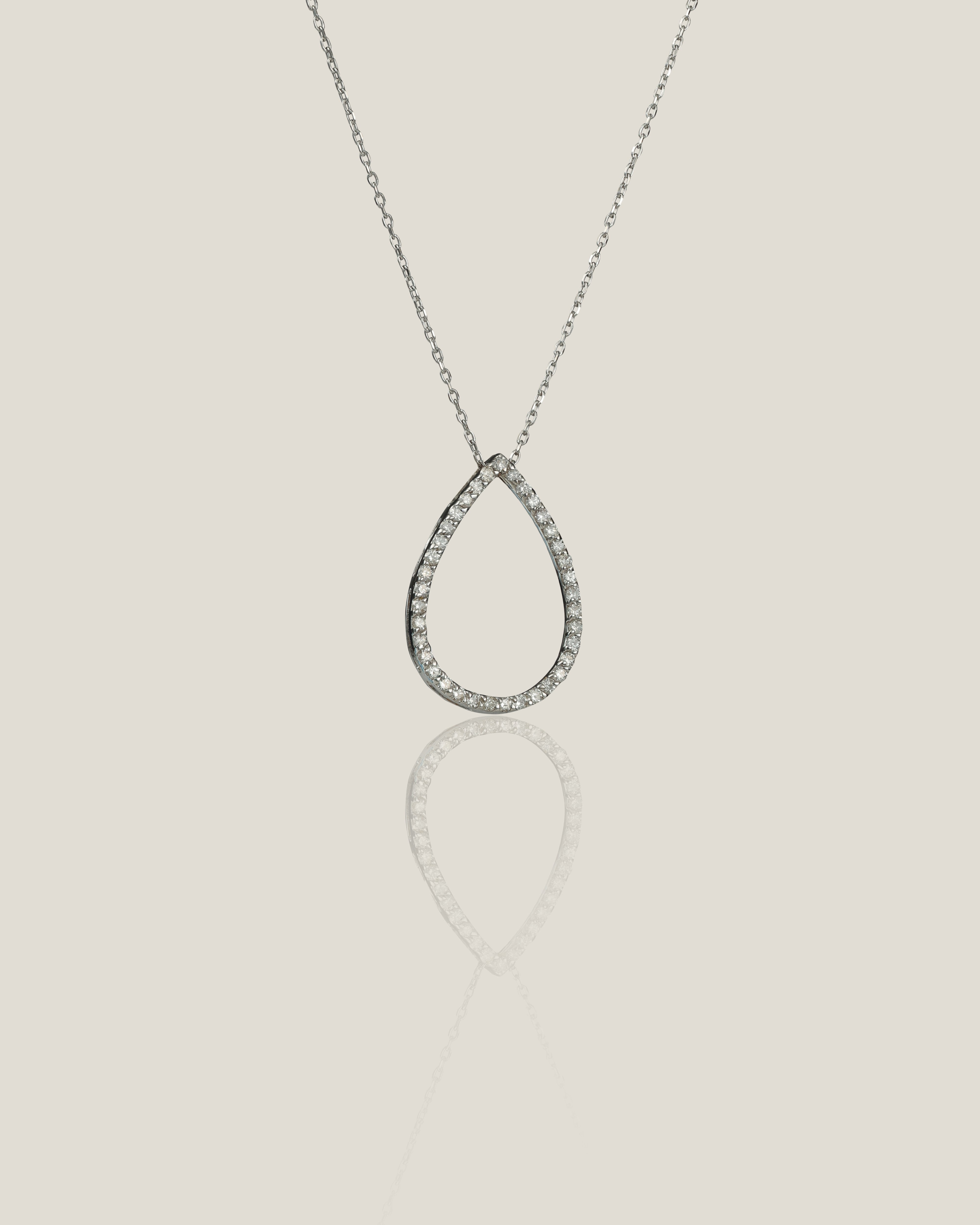 Pear shape white diamond pendant | White Diamond 0.26 carats, 1.98g