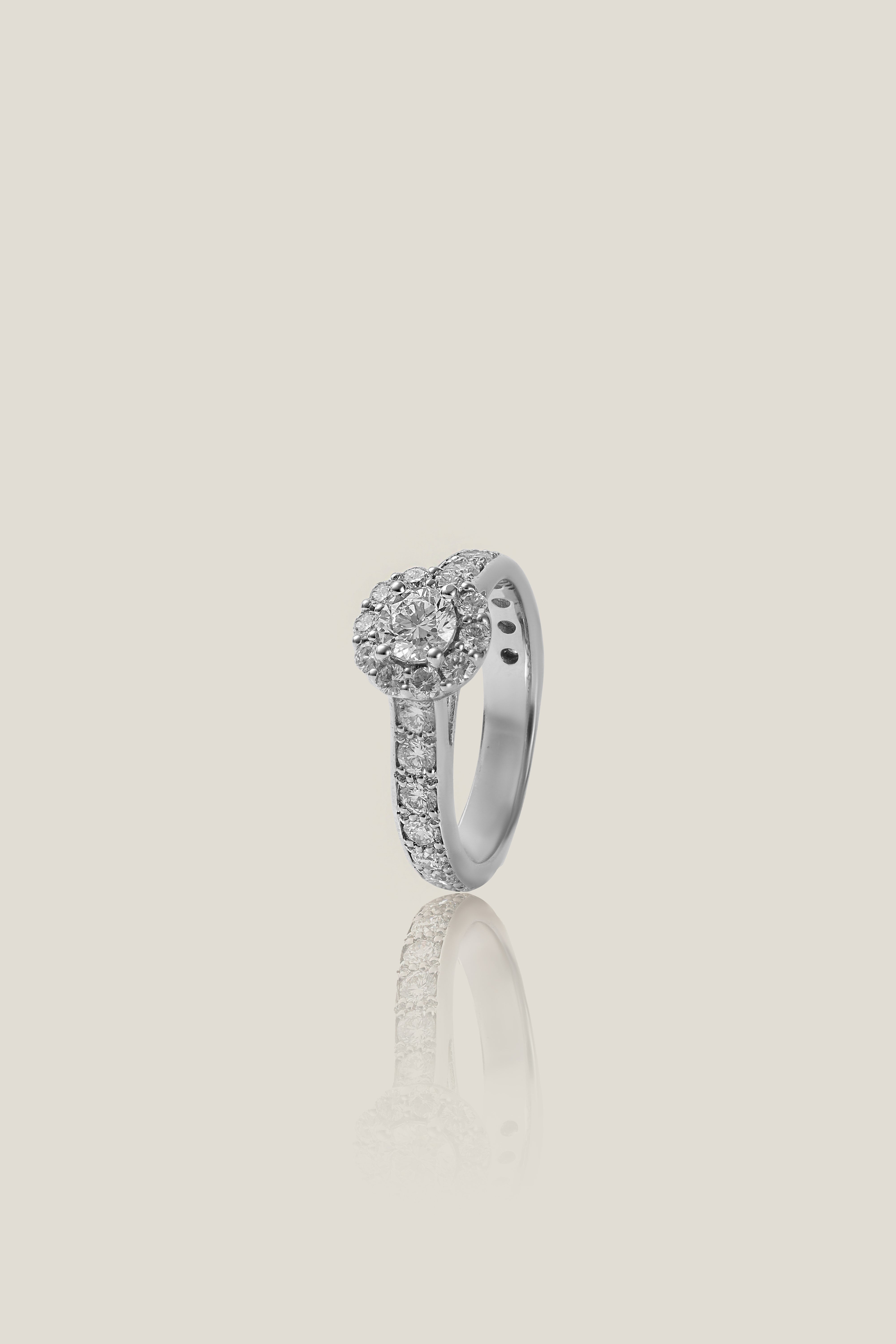 Round white diamond solitaire ring | 0.3 carats, 4.54g