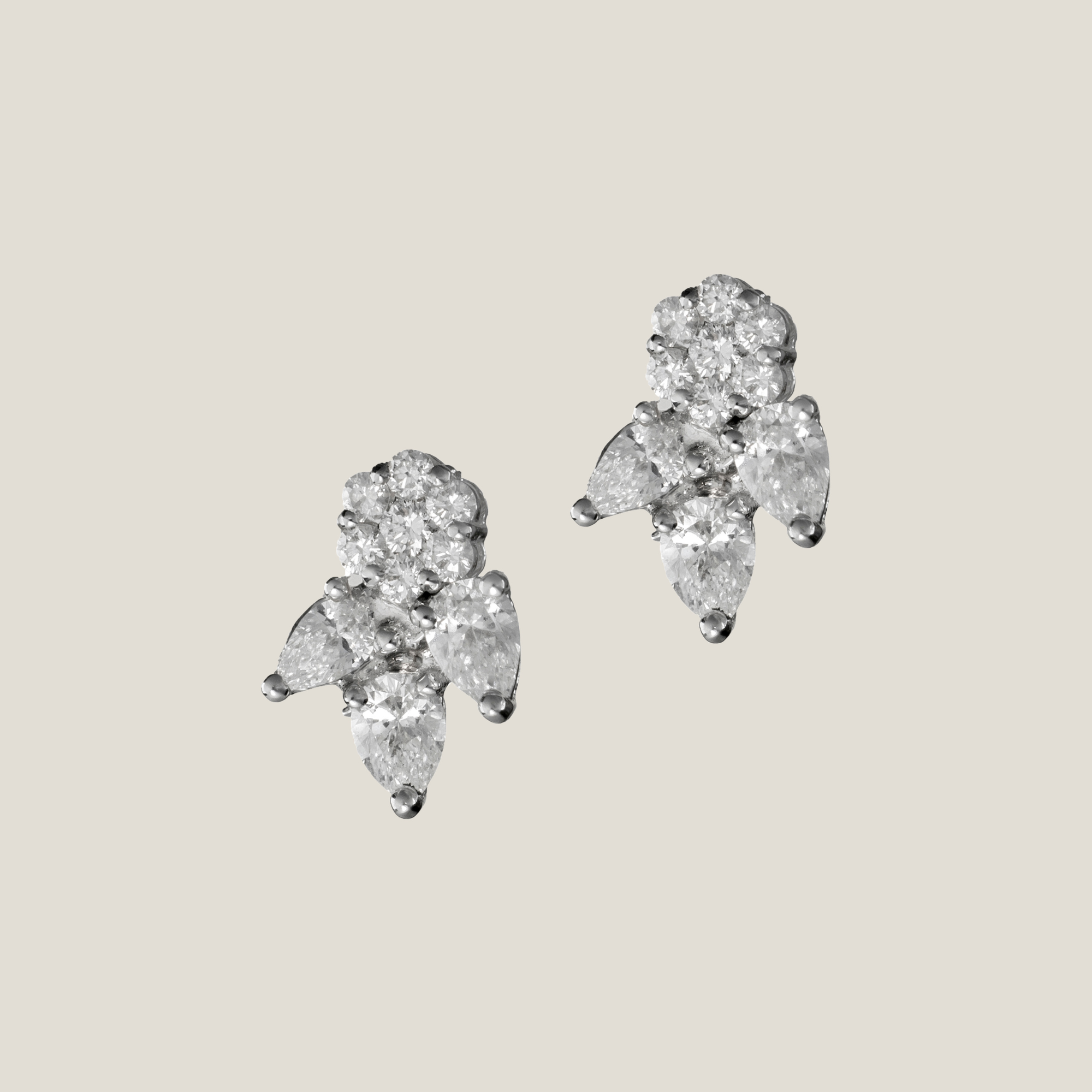 Pear and Flower Diamond Earrings | White Diamond 0.23 carats, 2.03g