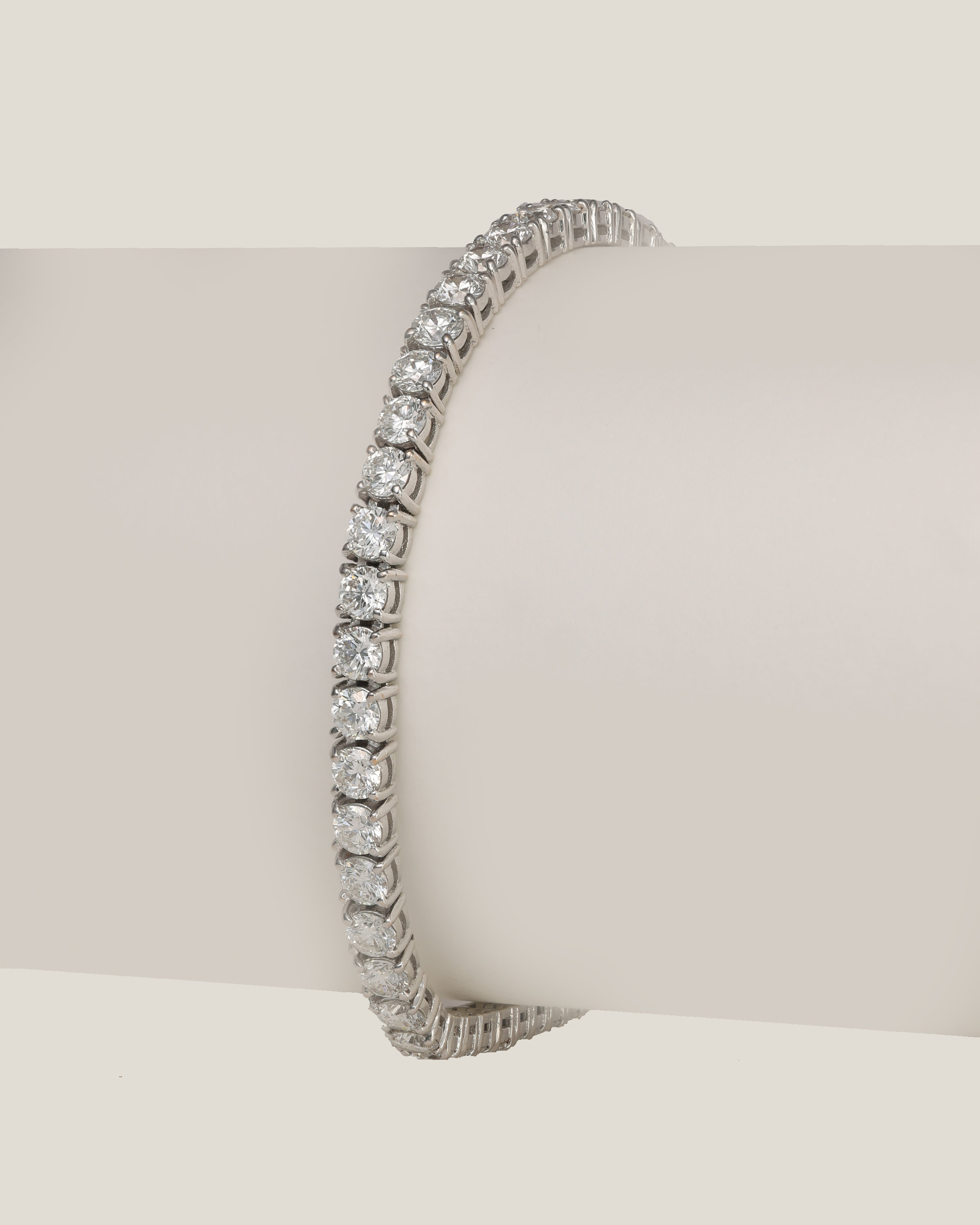 White Gold White Diamond Tennis Bracelet | 5.71 carats, 11.14g