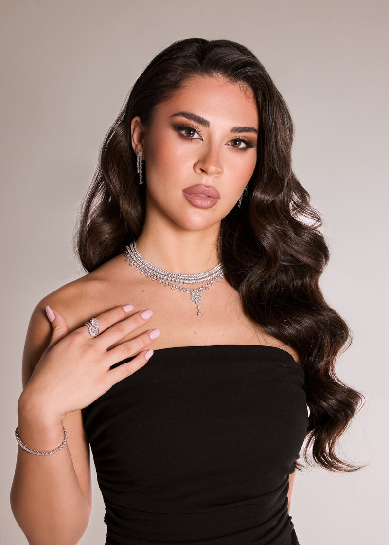 Model wearing a Jacobijoux diamond necklace and bracelet