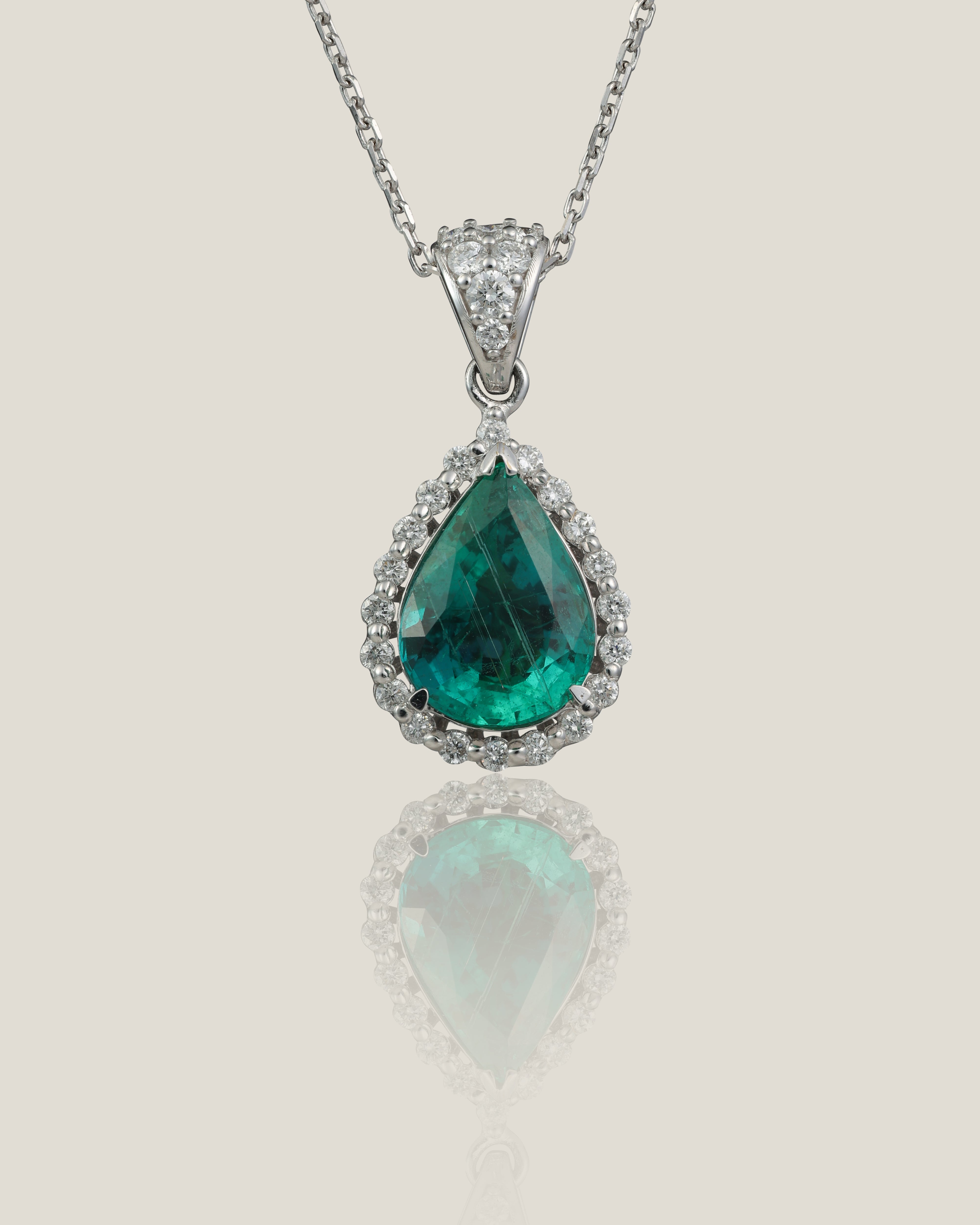 Emerald Diamond Pendant | Diamond 0.32 carats, Emerald 2.324 carats, 2.52g