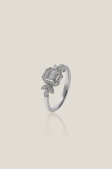 White Diamond Ring | White Diamond &nbsp;0.276 carats, Baguette 0.078 carats, 3.06g
