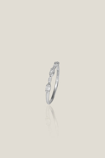 Baguette White Diamond Ring | White Diamond 0.032 carats, Baguette 0.139 carats, 1.4g