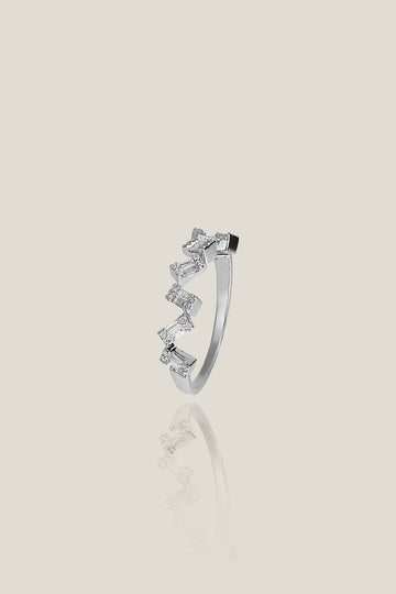 White Diamond Ring | White Diamond 0.076 Carats, Baguette 0.191 Carats, 1.97g